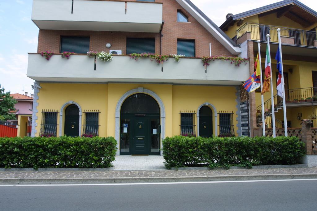 Borromeo Residenze Service S.A.S Пескьера-Борромео Экстерьер фото