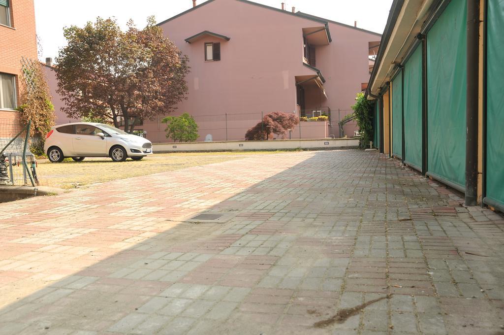 Borromeo Residenze Service S.A.S Пескьера-Борромео Экстерьер фото