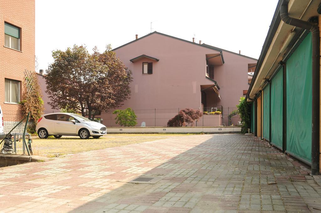 Borromeo Residenze Service S.A.S Пескьера-Борромео Экстерьер фото