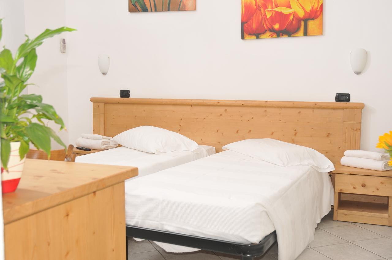 Borromeo Residenze Service S.A.S Пескьера-Борромео Экстерьер фото
